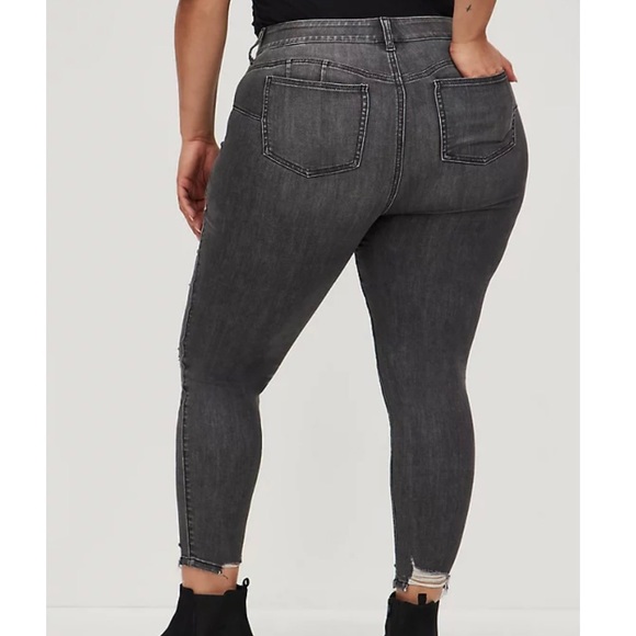 TORRID Bombshell Skinny High Rise Jeans Super Soft Distressed Raven 14 Tall NWT - Picture 2 of 15